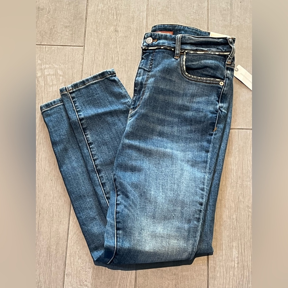 NWT Anthropologie pilcro high-rise skinny jeans. Size 32.